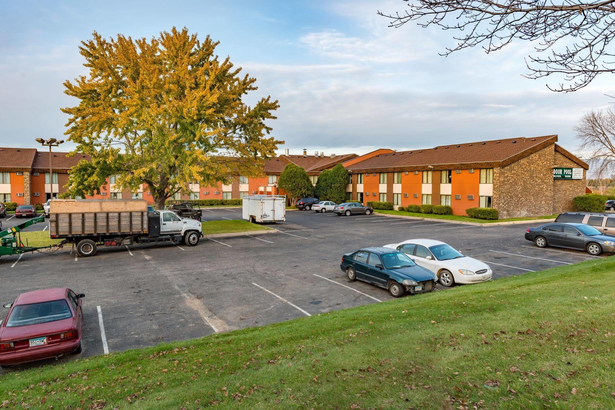Prime Rate Inn Burnsville Exterior photo